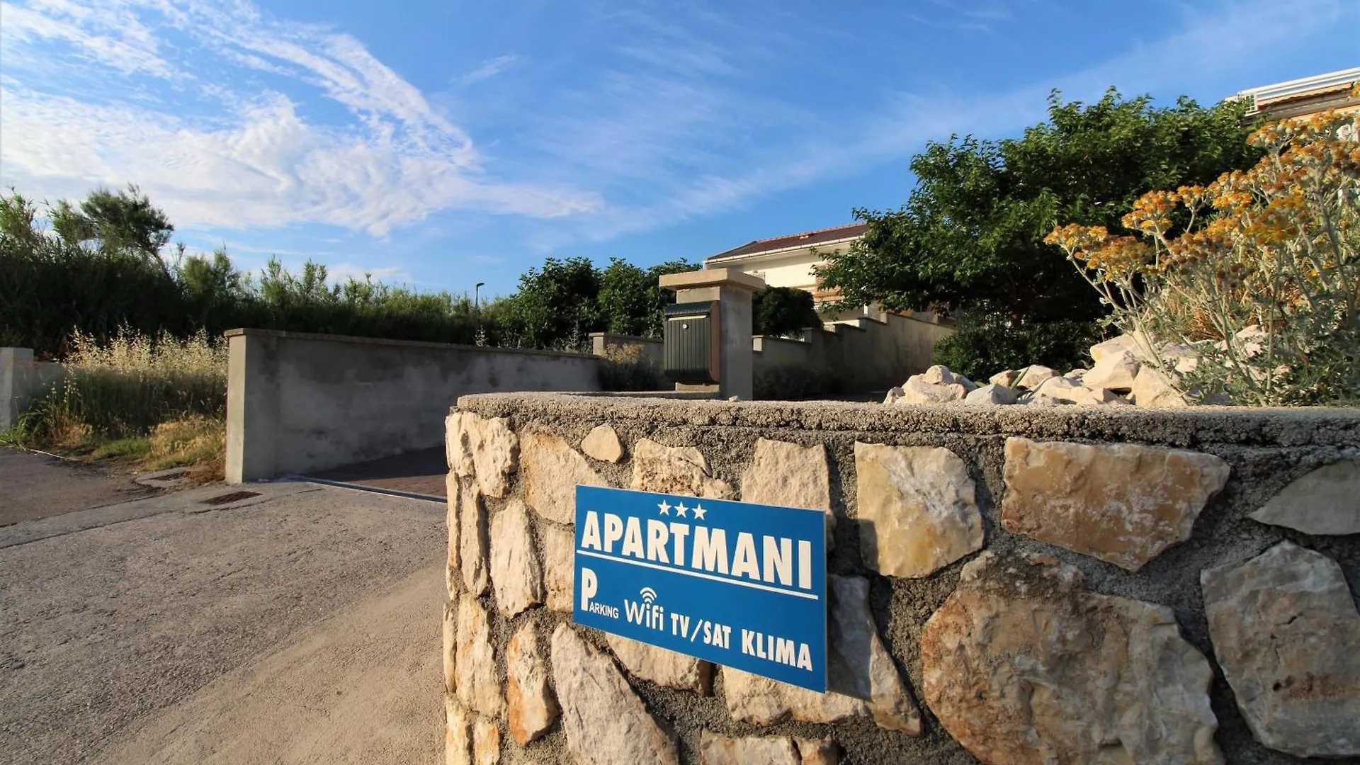 Apartments Frideric Pag Town